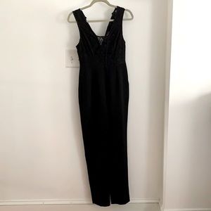 BCBG black size 2 Jumpsuit W. Pockets